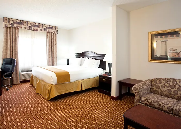 Holiday Inn Express Clanton